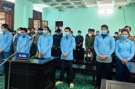 Các bị cáo tại phiên tòa.