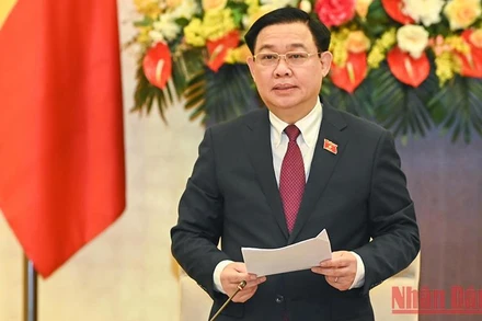 Chủ tịch Quốc hội Vương Đình Huệ phát biểu tại phiên họp thứ 10. (Ảnh: DUY LINH)