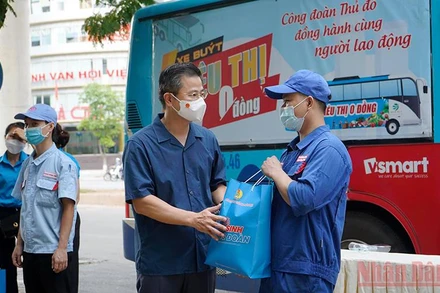 Hà Nội quan tâm, hỗ trợ để người lao động yên tâm trở lại làm việc, khôi phục sản xuất.