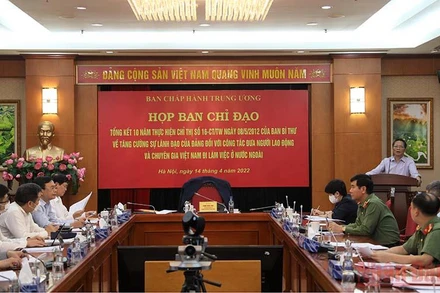 Đồng chí Trần Tuấn Anh phát biểu tại phiên họp.