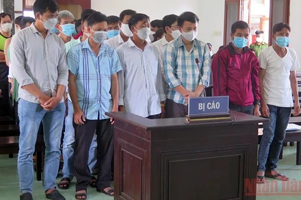 Các bị cáo tại phiên tòa.