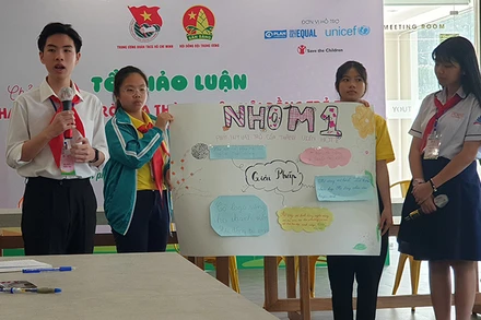 Trẻ em thảo luận nhóm về các vấn đề quan tâm (Ảnh: Plan Việt Nam).