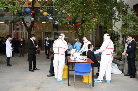 Sáng 29-1, xét nghiệm Covid-19 lần thứ 3 cho toàn bộ phóng viên báo chí và lực lượng phục vụ Đại hội XIII.