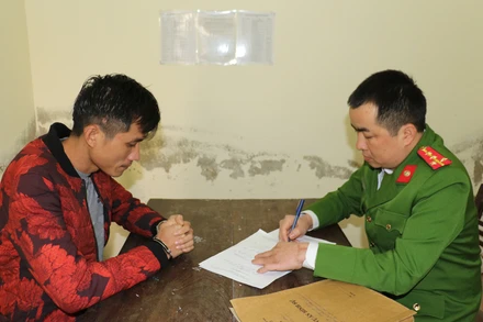 Lấy lời khai đối tượng Phạm Đình Duy