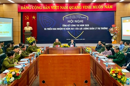 Năm 2020, lực lượng quản lý thị trường xử lý hơn 66 nghìn vụ vi phạm