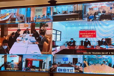 Hội chẩn điều trị cho bốn ca bệnh Covid-19