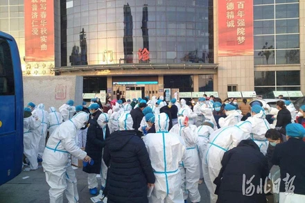 3.000 nhân viên y tế được tăng cường cho tỉnh Hà Bắc ngày 6-1. (Nguồn: Nhật báo Hà Bắc)