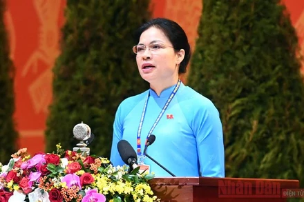 Chủ tịch Hội Liên hiệp Phụ nữ Việt Nam Hà Thị Nga trình bày tham luận. (ẢNH: DUY LINH)