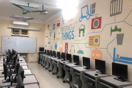 Phòng Tin học của Trường tiểu học Trần Quốc Toản (Hoàn Kiếm, Hà Nội)