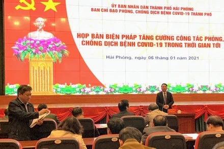 Quang cảnh cuộc họp.