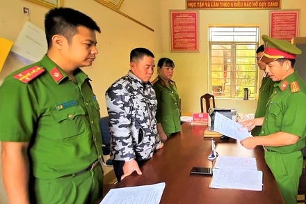 Cơ quan Cảnh sát điều tra Công an tỉnh Đắk Lắk đọc lệnh bắt giam đối tượng Nguyễn Đức Hiệp.