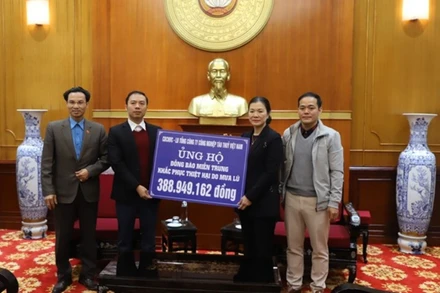 370 tỷ đồng ủng hộ nhân dân các tỉnh chịu thiệt hại do bão lũ.