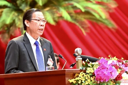 Bí thư Tỉnh uỷ Bến Tre Phan Văn Mãi trình bày tham luận. (ẢNH: DUY LINH)