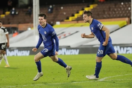 M. Mount (trái) ghi bàn thắng duy nhất cho Chelsea