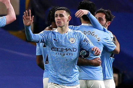 Các cầu thủ Man City thể hiện đẳng cấp vượt trội trước Chelsea.