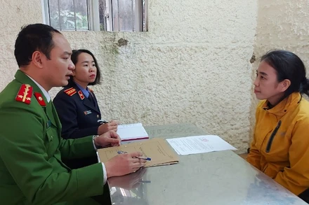 Đối tượng Mai Thị Hoa tại Cơ quan CSĐT. 