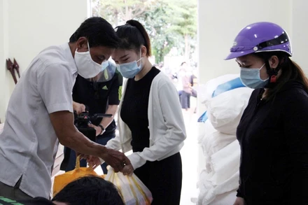 Hỗ trợ người lao động bị ảnh hưởng bởi dịch Covid-19.