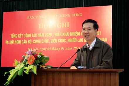 Đồng chí Võ Văn Thưởng, Ủy viên Bộ Chính trị, Bí thư T.Ư Đảng, Trưởng Ban Tuyên giáo T.Ư phát biểu chỉ đạo Hội nghị.