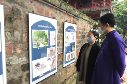 Các tác phẩm có chất lượng cao được trưng bày để phục vụ khách tham quan.