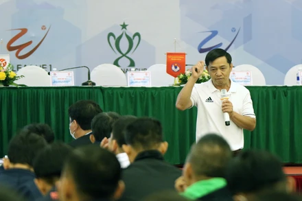 Các chuyên đề dành cho trọng tài tiếp tục là nội dung quan trọng trong chương trình tập huấn đầu mùa giải các giải chuyên nghiệp quốc gia 2021. (Ảnh: VFF)