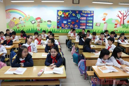 Học sinh tiểu học 