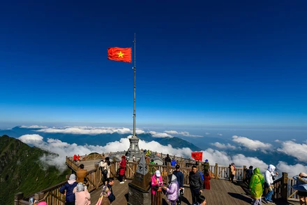 Fansipan, điểm du lịch hút khách (Ảnh: ZingNews)