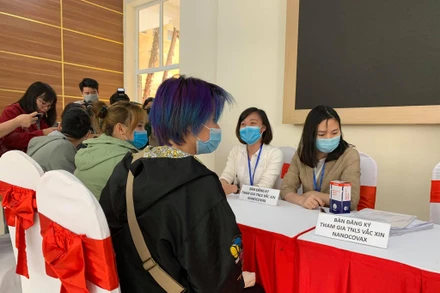 Ngày mai, tiêm vaccine Nanocovax liều cao nhất cho ba người tình nguyện
