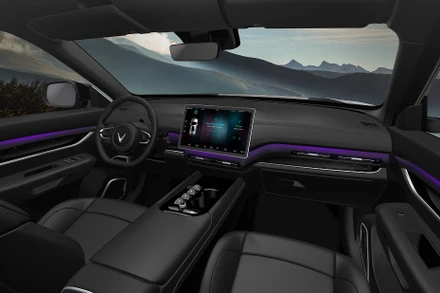 Buồng lái xe điện tự hành VF33.