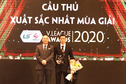 Văn Quyết dẫn đầu cả ba cuộc bầu chọn quan trong nhất năm 2020.