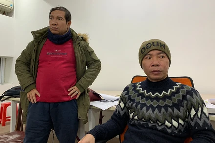 Các nghệ sĩ Quang Thắng, Công Lý trong phòng tập.