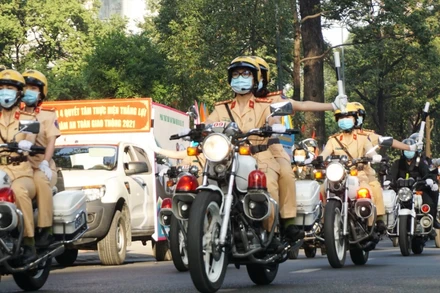 Lực lượng Cảnh sát giao thông, Công an TP Hồ Chí Minh ra quân phát động năm An toàn giao thông 2021. 