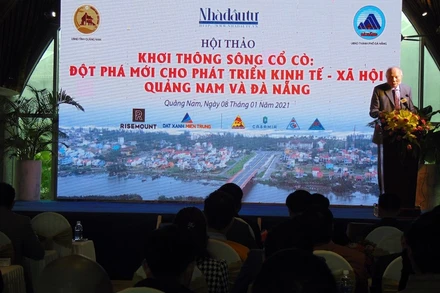 GS,TSKH Nguyễn Mại phát biểu tại hội thảo