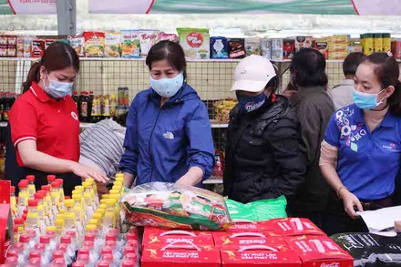 Người nghèo được lựa chọn sản phẩm phù hợp nhu cầu.