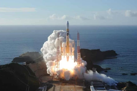 Tàu thăm dò Hope của UAE được phóng vào tháng 7-2020. Ảnh: Getty Images.