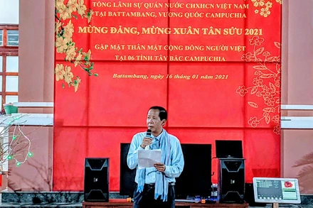 Tổng Lãnh sự Lê Tuấn Khanh tại buổi gặp mặt thân mật cộng đồng.