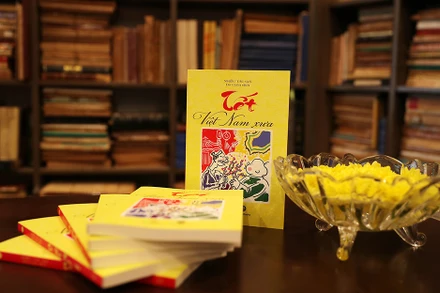 Sách "Tết Việt Nam xưa". Ảnh; MaiHaBooks