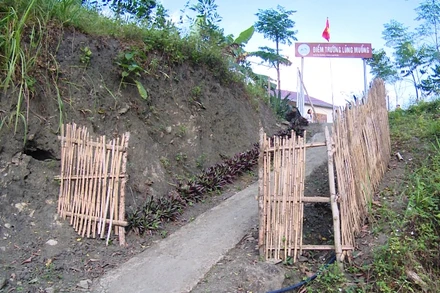 Điểm trường Lủng Muổng, xã Xuân La, huyện Pác Nặm cho học sinh nghỉ học từ ngày 8-1 khi nhiệt độ xuống dưới 7 độ C. (Ảnh: Tuấn Sơn)