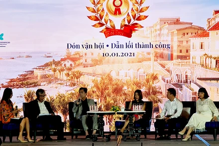 Tọa đàm bàn tròn tại Hội thảo.