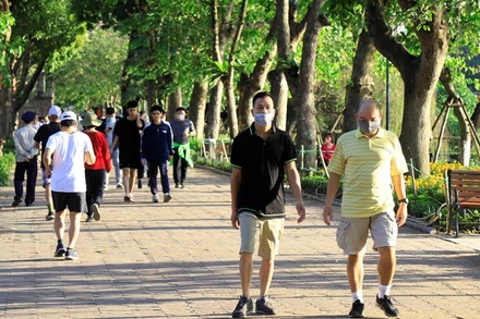 Phố đi bộ quanh hồ Hoàn Kiếm sẽ hoạt động trở lại từ cuối tuần này.