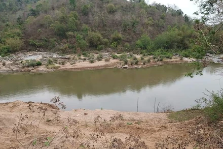 Khúc sông nơi hai em học sinh bị đuối nước.