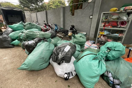 Lực lượng chức năng niêm phong, thu giữ sản phẩm để xác minh nguồn gốc, chất lượng