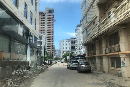 Một khu nhà bị phong tỏa trong thành phố Preah Sihanouk, sáng 4-3.