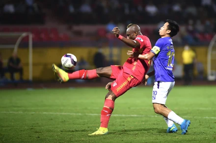 Hà Nội tiếp tục đà thăng hoa khi giành được chiến thắng thứ hai. 