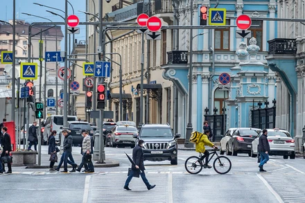 Người Nga gặp nhiều thách thức do dịch Covid-19. (Ảnh Global Look Press)