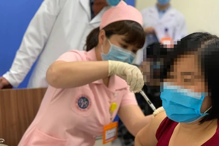 Thêm 15 người tiêm thử nghiệm vaccine Covivac