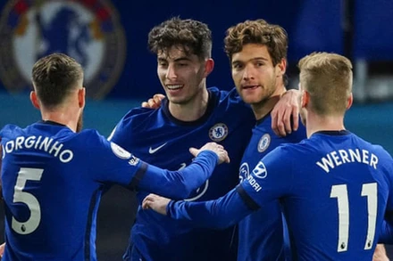 Chelsea thắng Everton 2-0 trong thế trận vượt trội.