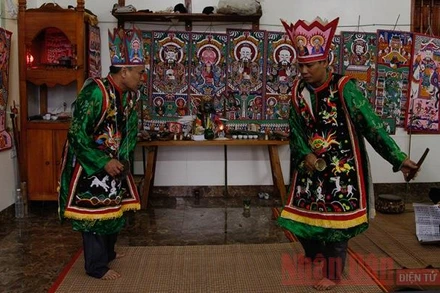 Tranh thờ trong Tết Nhảy của người Dao trên núi Ba Vì, Hà Nội. Ảnh: NDĐT