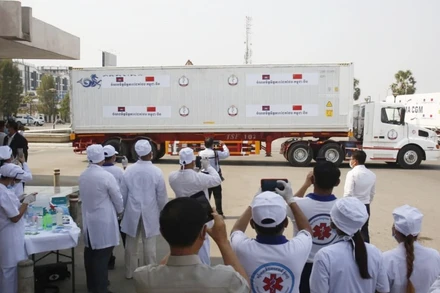 Campuchia tiếp nhận thêm vaccine ngừa Covid-19, sáng 26-3. (Ảnh: Fresh News)