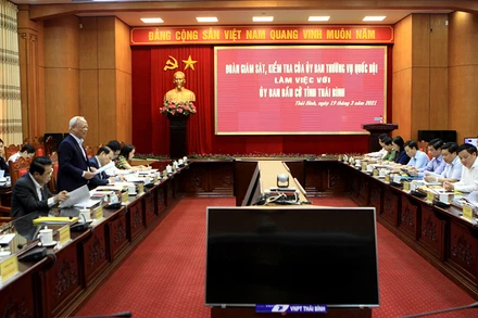 Quang cảnh buổi làm việc.