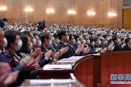 Các đại biểu tham dự lễ bế mạc tại Đại lễ đường nhân dân. (Ảnh: Tân Hoa xã)